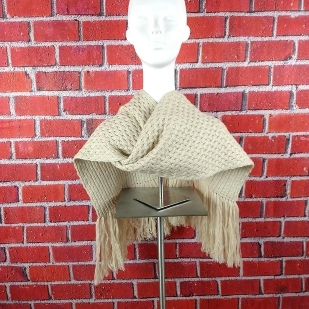 Ann Taylor/Loft cable knit scarf - Picture 1 of 8
